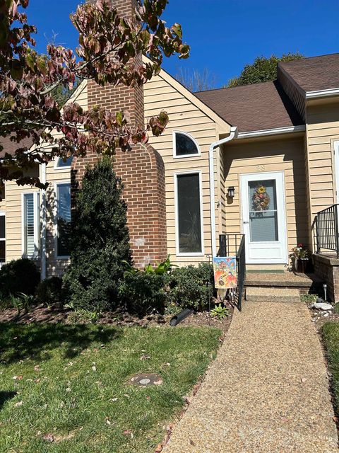 A home in STAUNTON