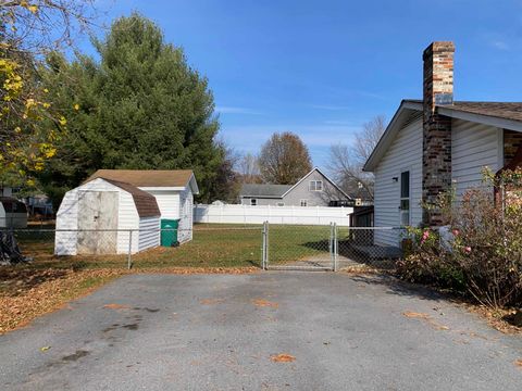 A home in GROTTOES