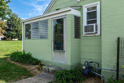 A home in WAYNESBORO