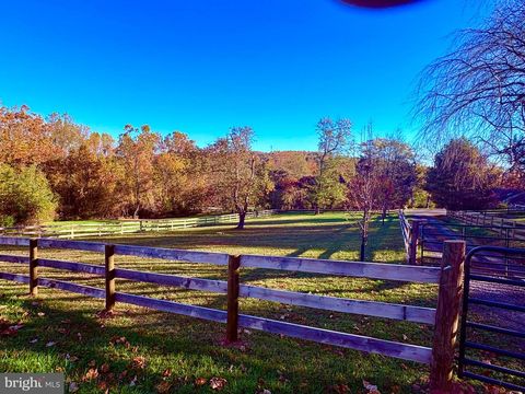 A home in WARRENTON