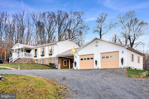 A home in WARRENTON