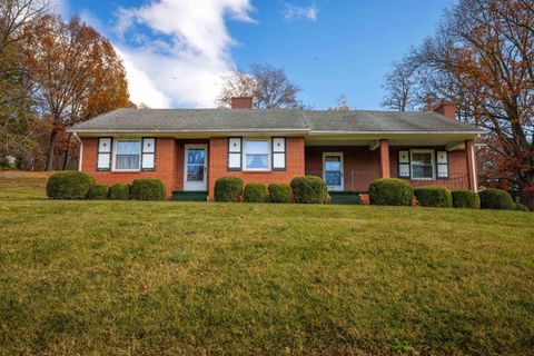 A home in STUARTS DRAFT