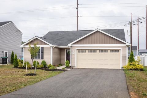 A home in GROTTOES