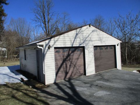 A home in MOUNT CRAWFORD