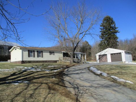 A home in MOUNT CRAWFORD