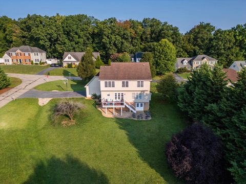 A home in WAYNESBORO