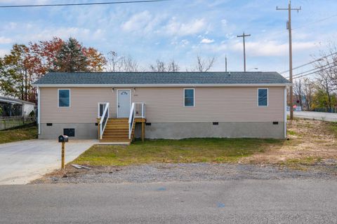 A home in WAYNESBORO