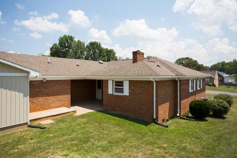 A home in SHENANDOAH
