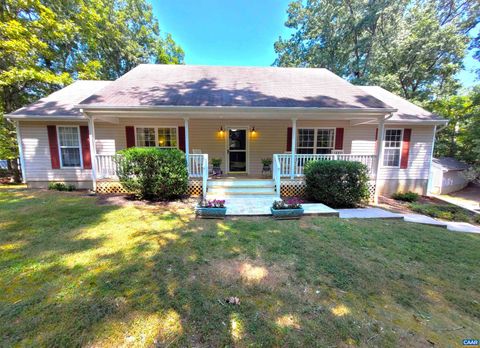 Photo of 32 Willow Dr, Keswick, VA 22947 (MLS # 655886)