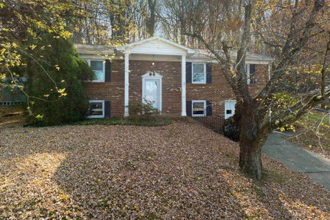 A home in STAUNTON