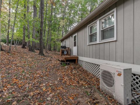 A home in MCGAHEYSVILLE