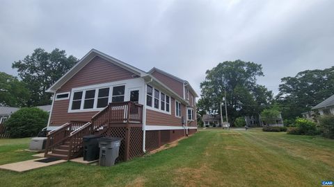 A home in LOUISA