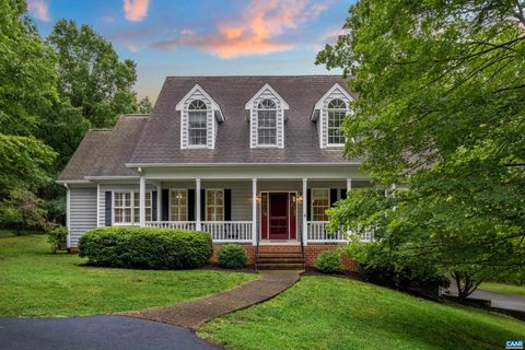 Photo of 28 Pine Ridge Ct, Keswick, VA 22947 (MLS # 642957)