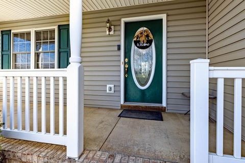 A home in STAUNTON