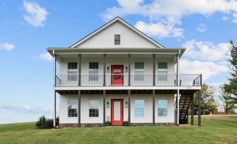 A home in STAUNTON