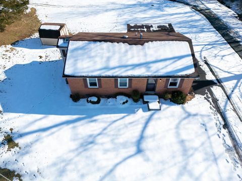 A home in STAUNTON