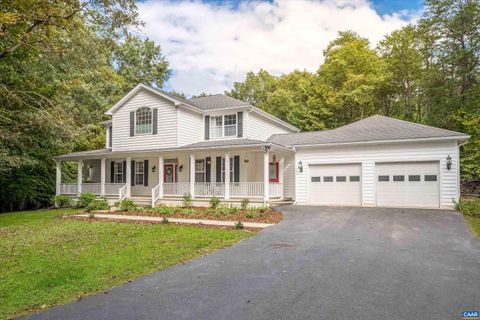Photo of 160 Spring Meadow Ln, Keswick, VA 22947 (MLS # 657490)
