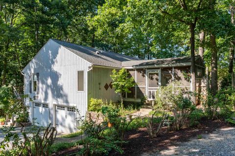 A home in STAUNTON