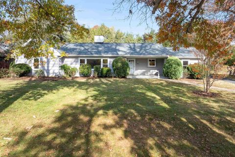 A home in WAYNESBORO