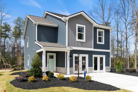 A home in STAUNTON