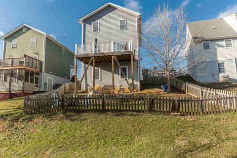 A home in STAUNTON