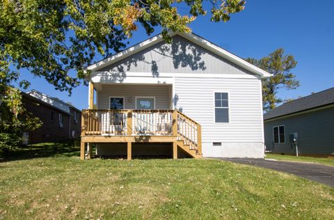 A home in STAUNTON