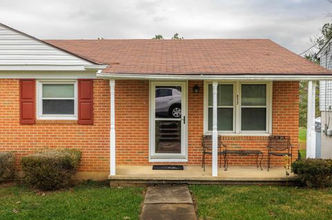 A home in WAYNESBORO