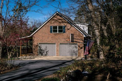 A home in ROCKINGHAM