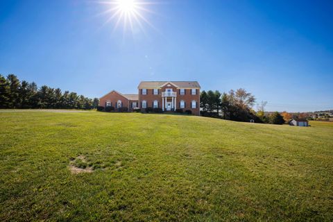 A home in WAYNESBORO