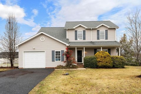 A home in WEYERS CAVE