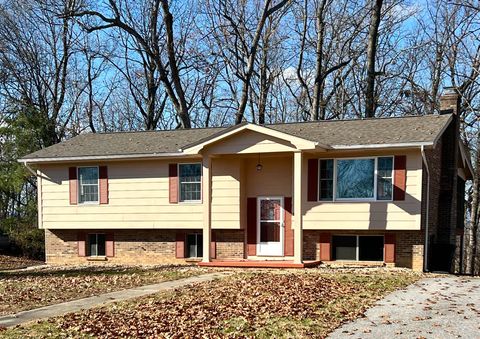 A home in STAUNTON