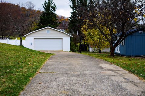 A home in WAYNESBORO