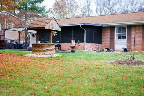 A home in WAYNESBORO