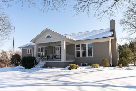 A home in STAUNTON