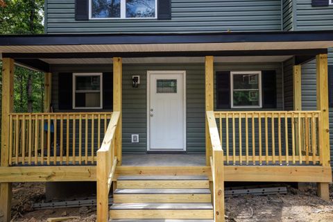 A home in MOUNT JACKSON