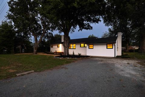 A home in LYNDHURST