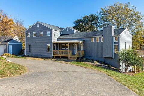 A home in WAYNESBORO