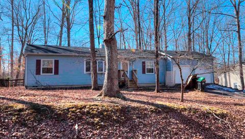 A home in LAKE MONTICELLO