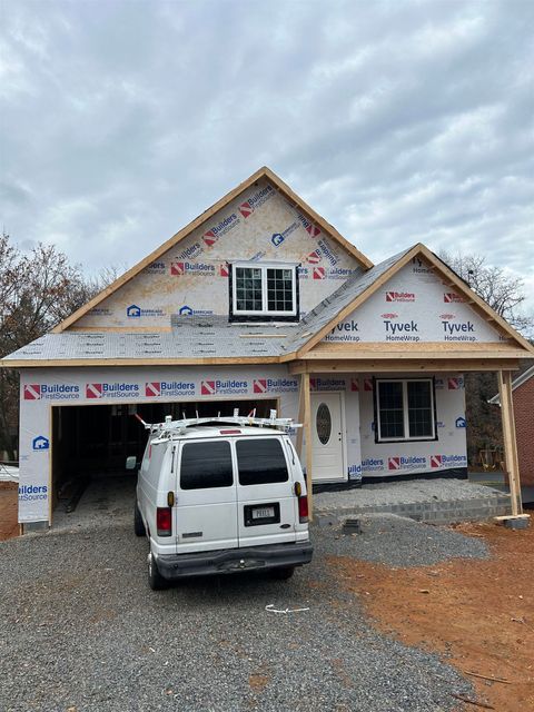 A home in STAUNTON