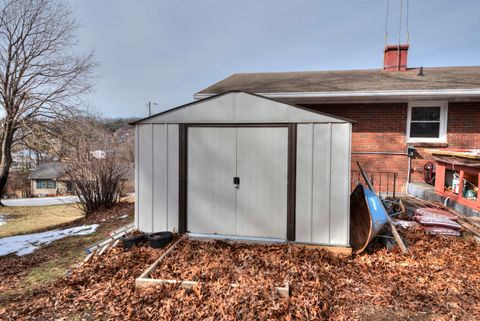 A home in STAUNTON