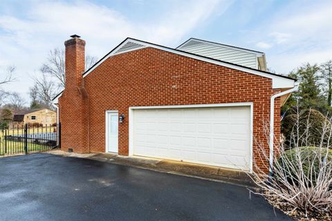 A home in WAYNESBORO