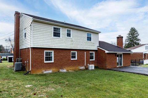 A home in WAYNESBORO