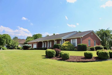 A home in MCGAHEYSVILLE