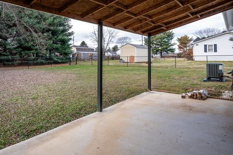 A home in GROTTOES