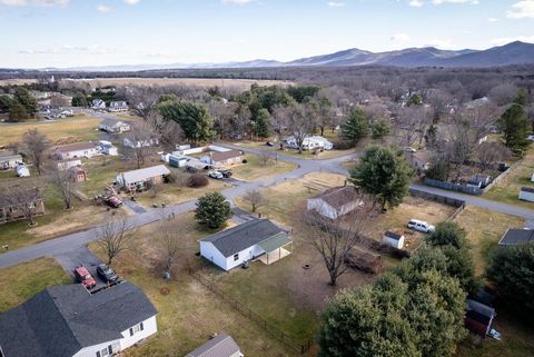 A home in GROTTOES