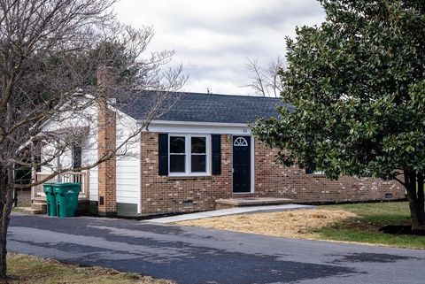 A home in GROTTOES