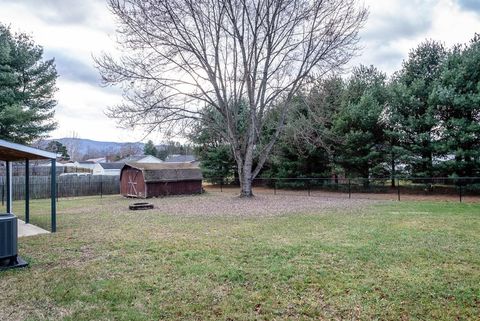 A home in GROTTOES