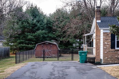 A home in GROTTOES