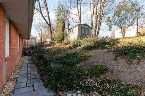 A home in STAUNTON