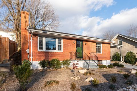 A home in STAUNTON